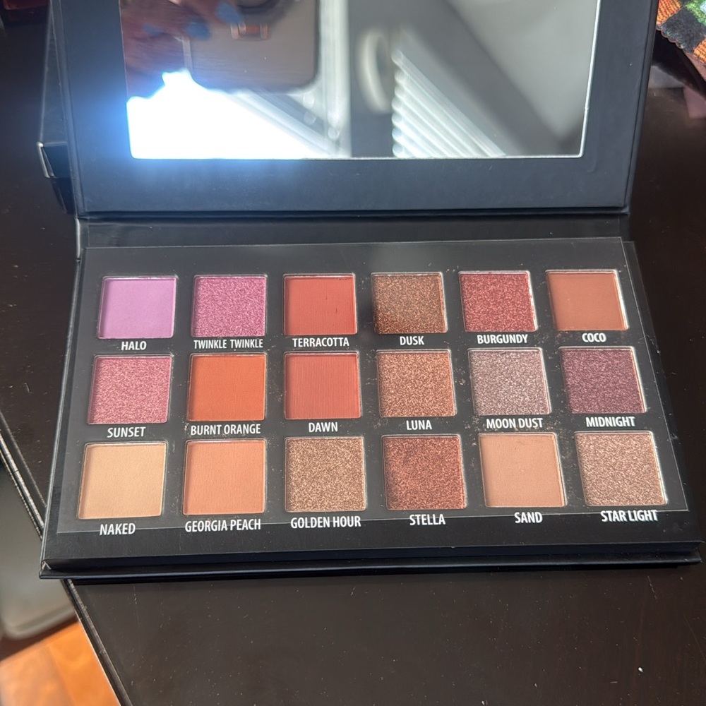 Eyeshadow Palette with Rich Shades